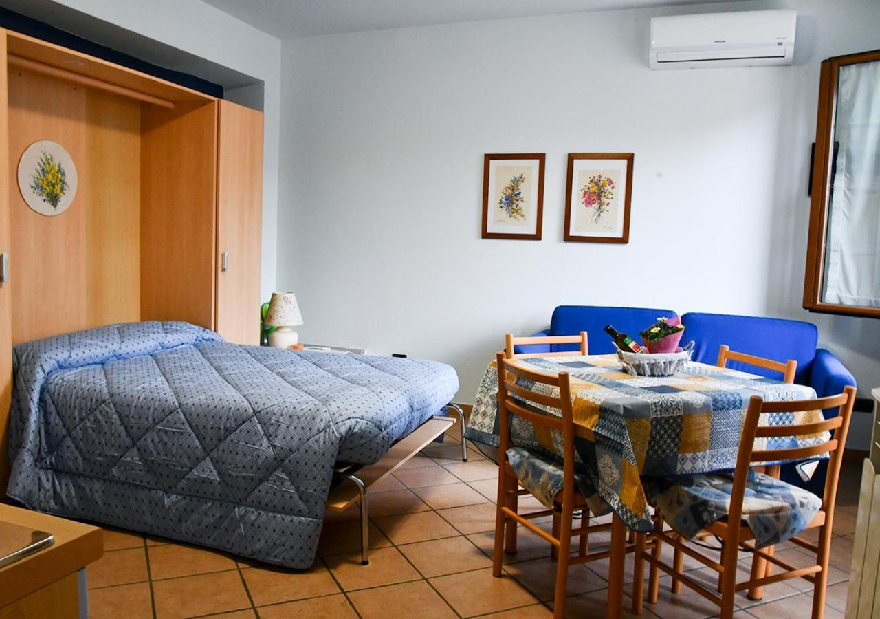 Gli Angeli Agriturismo Villa Cisano sul Neva Eksteriør billede